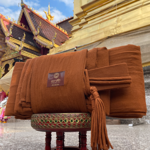ผ้าไตรจีวร สีแก่นขนุน